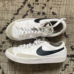 Nike Blazers Low
